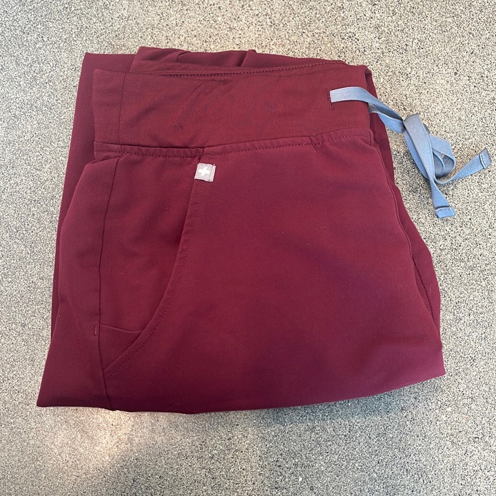 FIGS Maroon Zamora joggers